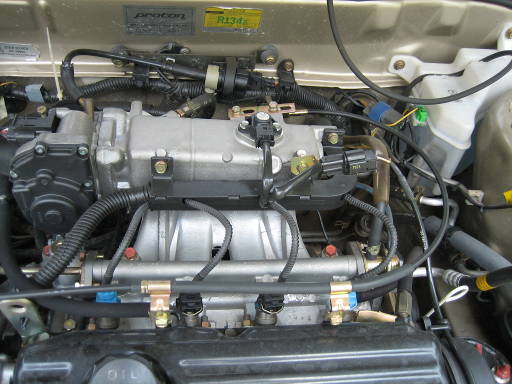 Proton 415 GLi Wira 1.5 l 66 kw Modell C97, Motorraum