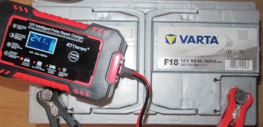 RJ Tianye® C 120501A Ladeger&auml;t 12 Volt, Aufladung VARTA® F18 SILVER Dynamic 85 Ah 800 A