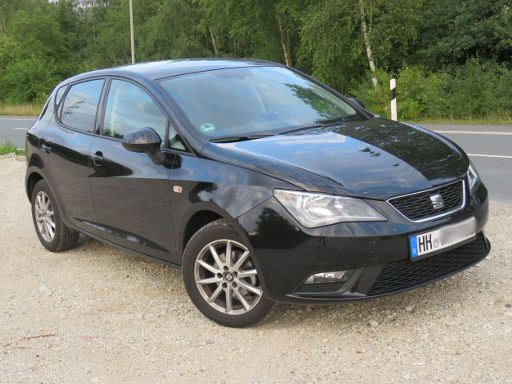 SEAT Ibiza, Typ 6J, 1.2 Liter Benziner, Ansicht von vorne / Seite