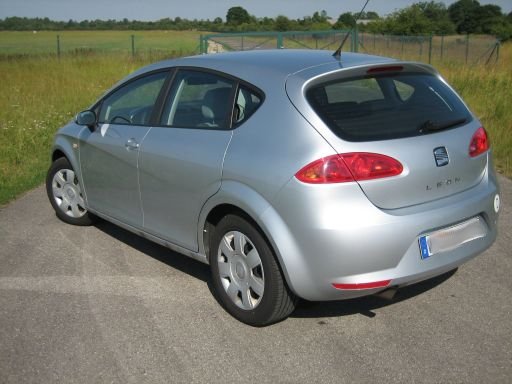 SEAT Leon Benziner im Juli 2006, Ansicht von der Seite / hinten