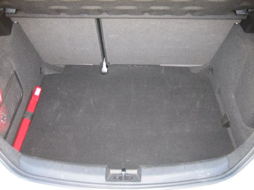 SEAT Leon Benziner im Juli 2006, Kofferraum