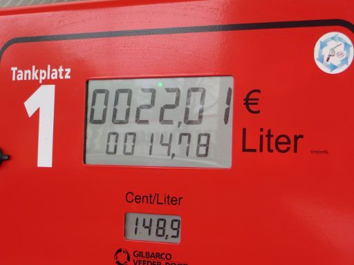 Thrifty® Deutschland, Star Tankstelle im Juni 2015 kostete 1 Liter Super 95 Oktan 1,489 €