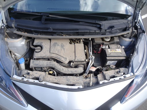 Toyota Aygo x-business 5-Türer 1.0 l 51 kW, Motorraum mit 1.0 VVT-i Motor