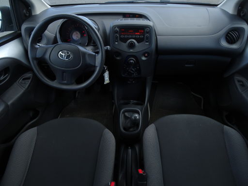 Toyota Aygo x-business 5-Türer 1.0 l 51 kW, Armaturenbrett