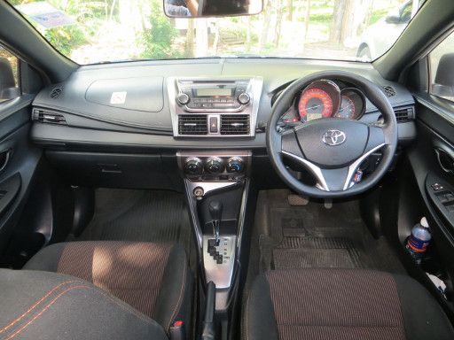 Toyota Thailand Yaris 1,2 l 63 kW Benzinmotor, Armaturenbrett