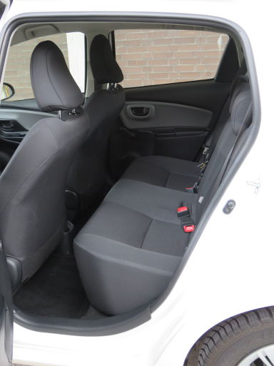 Toyota Yaris 1,0 l 51 kW, Innenraum hinten