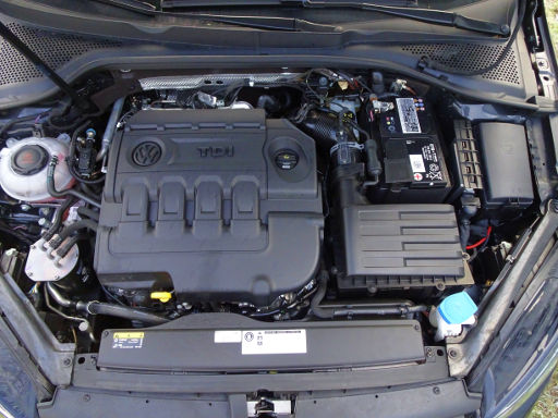 Volkswagen Golf Comfortline 1.6 TDI SCR, 5 Gang Getriebe, Motorraum
