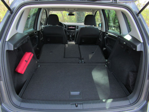 Volkswagen Golf Sportsvan 1.5 TSI ACT OPF 96 kW 6-Gang Getriebe, Kofferraum mit umgeklappter Rückenlehne
