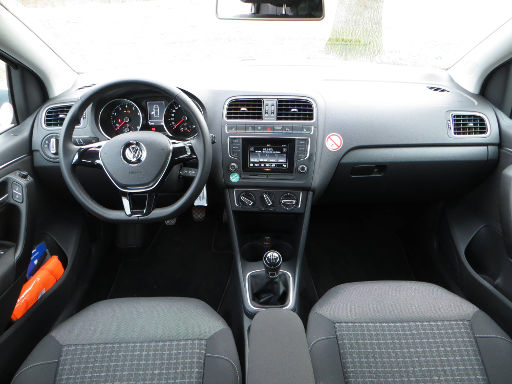 Volkswagen Polo 1.2 TSI Bluemotion, Armaturenbrett / Innenraum