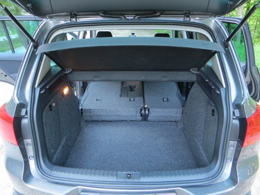 Volkswagen Tiguan 2.0 Liter Diesel, Kofferraum mit umgeklappten Rückenlehnen
