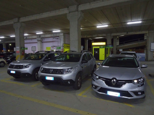 Winrent, Italien, Winrent Parkplatz im Parkhaus