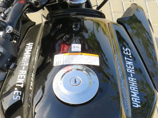 YAMAHA YS 125, Kraftstofftank