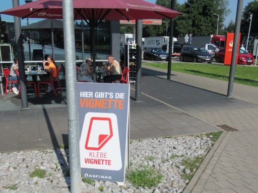 ASFINAG PKW Maut Digitale Vignette, Raststätte Serways Samerberg Süd an der A8 in Deutschland, Verkauf Klebevignette
