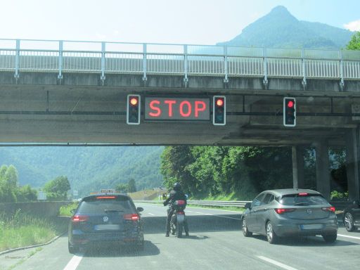 ASFINAG PKW Maut Digitale Vignette, A10 Tauernautobahn Lichtzeichenanlage vor Tunnel Richtung Süden
