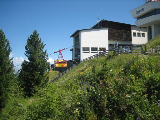 Patscherkofelbahn, Innsbruck, Igls, Österreich, Gondel vor der Bergstation