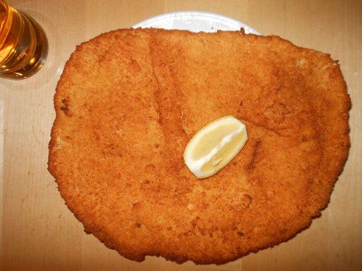 Restaurants & Kaffeehäuser, Wien, Österreich, Figlmüller Wiener Schnitzel vom Schwein