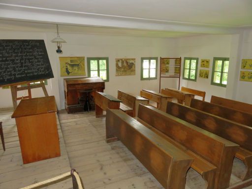 Salzburger Freilichtmuseum, Salzburg, Österreich, Mesnerhaus Schulzimmer in der ersten Etage