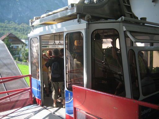 Untersbergbahn, Salzburg, Österreich, Einstieg Gondel Talstation