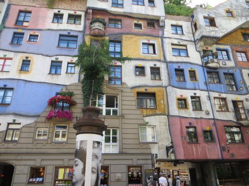 Wien, Österreich, Das Hundertwasserhaus, Ansicht Fußgängerzone, Kegelgasse