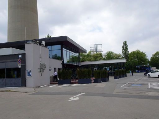 Donauturm, Wien, Österreich, Eingang und kostenpflichtiger Parkplatz