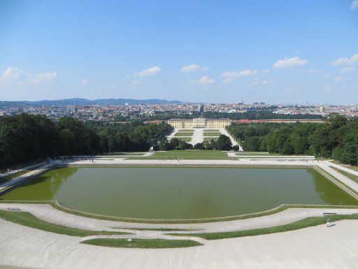 Schloss Schönbrunn, Wien, Österreich, Ausblick von der Gloriette Richtung Schloss