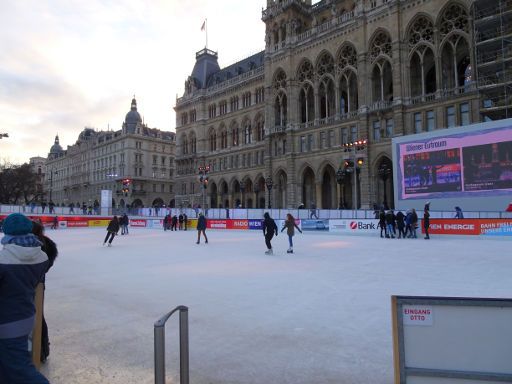 Wiener Eistraum 2019, Wien, Österreich, Eislaufbahn vor dem Rathaus