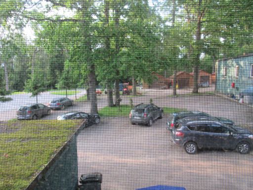 Hotel Wilczy Szaniec - Wolfsschanze, Kętrzyn - Rastenburg, Polen, Ausblick Zimmer 20 Fenster mit Fliegengitter