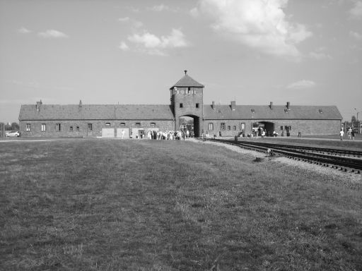 Haupteingang Birkenau, Konzentrationslager, Auschwitz Birkenau, Oświeçim,Polen