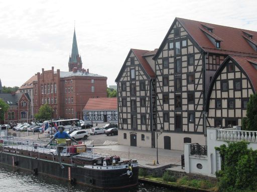 Bydgoszcz – Bromberg, Polen, Seiltänzer, Lemara Barke und Kornspeicher aus Fachwerk
