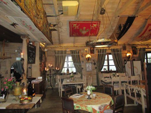 Restaurant Ogniem i Mieczem, Bydgoszcz – Bromberg, Polen, Gastraum ehemalige Filmkulisse von Ogniem i Mieczem