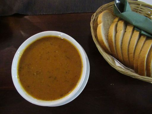 Wilczy Szaniec - Wolfsschanze, Restaurant, Kętrzyn - Rastenburg, Polen, Wolfsuppe sprich Gulaschsuppe mit Brot