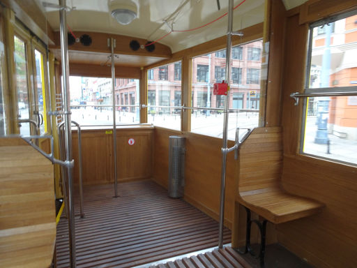 Historische Straßenbahn, Wrocław, Polen, Innenraum mit Holzsitzen