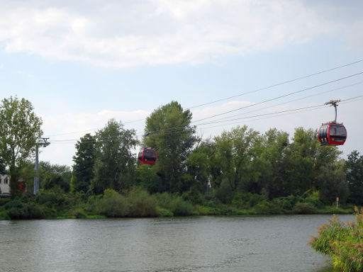 Seilbahn Polinka, Wrocław, Breslau, Polen, beide Gondeln über der Oder