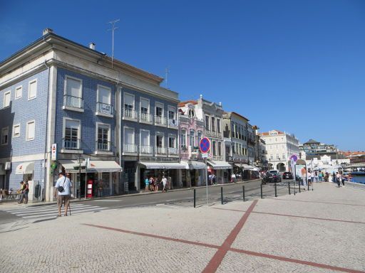 Aveiro, Portugal, Uferpromenade am Canal Central