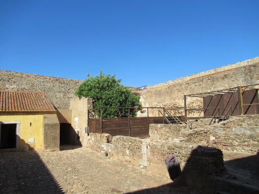 Burg, Castelo de Castro Marim, Portugal, Burghof