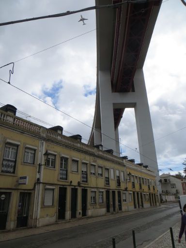 Brücke des 25. April, Lissabon, Portugal, Ansicht von unten in der Nähe vom CARRIS Museum