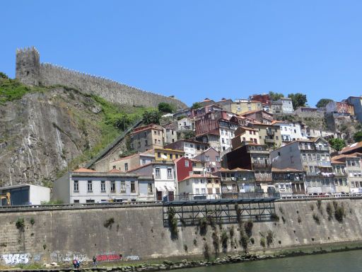 Douro Acima, 6 Brücken Bootsfahrt, Porto, Portugal, Porto direkt hinter der Luis I Brücke