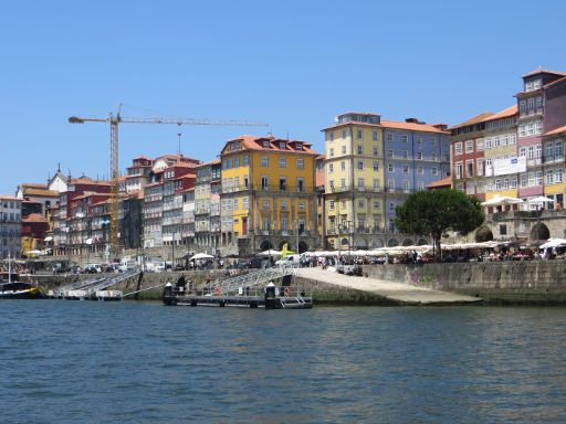 Douro Acima, 6 Brücken Bootsfahrt, Porto, Portugal, Ribeira Kai Vorbeifahrt Richtung Meer