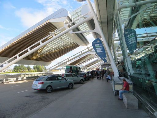 Flughafen OPO, Aeroporto Francisco sá Carneiro, Porto, Portugal, Abflugebene Außenbereich