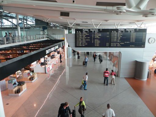 Flughafen OPO, Aeroporto Francisco sá Carneiro, Porto, Portugal, Duty Free Shop im Abflugbereich