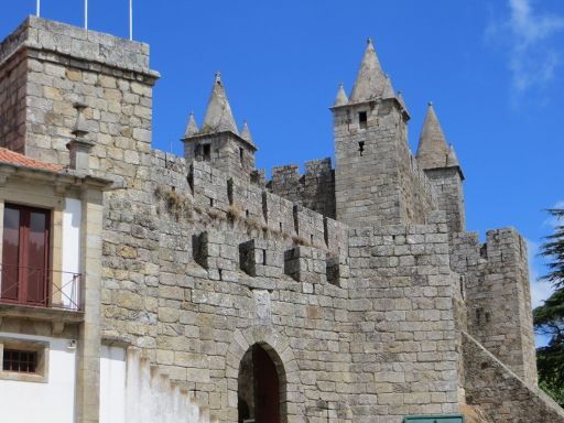 Burg, Santa Maria da Feira, Portugal, Burg Eingang