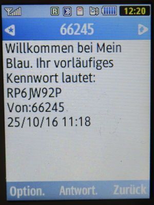 Blau, SMS auf einem Samsung GT–C3590 mit Meldung Willkommen bei Mein Blau