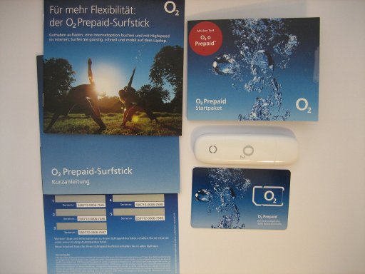 o2 Prepaid–Surfstick, Starterpaket mit Anleitung, Gutscheincodes, UMTS Stick und SIM Karte