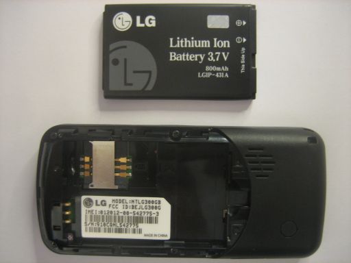 net10 prepaid Mobiltelefon, Vereinigte Staaten von Amerika, LG 300 G Rückseite mit Akku