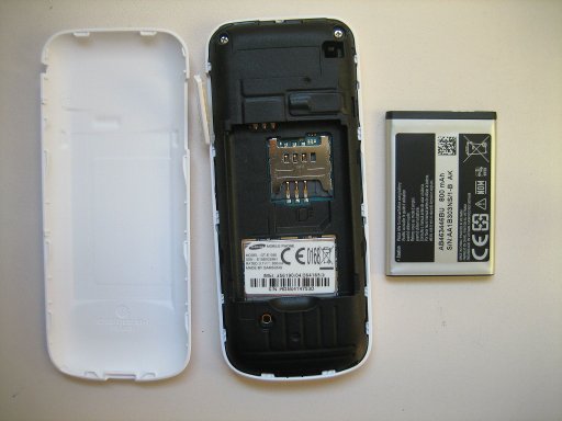 Samsung, Mobiltelefon, GT–E1050, Rückansicht mit geöffneten Batteriefach und Akku