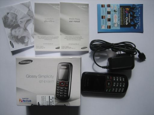 Samsung, Mobiltelefon, GT–E1081T, Lieferumfang mit Garantiekarte, Bedienungsanleitung in englisch, Netzteil und Fun Club Karte