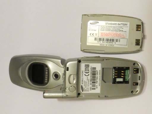 Samsung, Mobiltelefon, SGH–E600, Rückansicht mit abgenommener Batterie