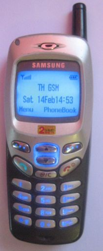 Samsung, Mobiltelefon, SGH–R220, Ansicht von oben auf dem Display und die Tastatur