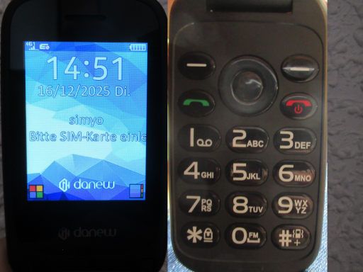 Mobiltelefon, danew KONNECT 42, Geh&auml;use ge&ouml;ffnet Bildschirm und Tastatur