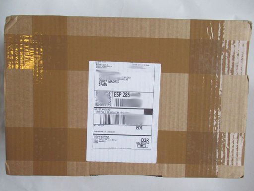 UPS®, UPS Standard® Paket 1045 Gramm aus den Niederlanden im September 2023